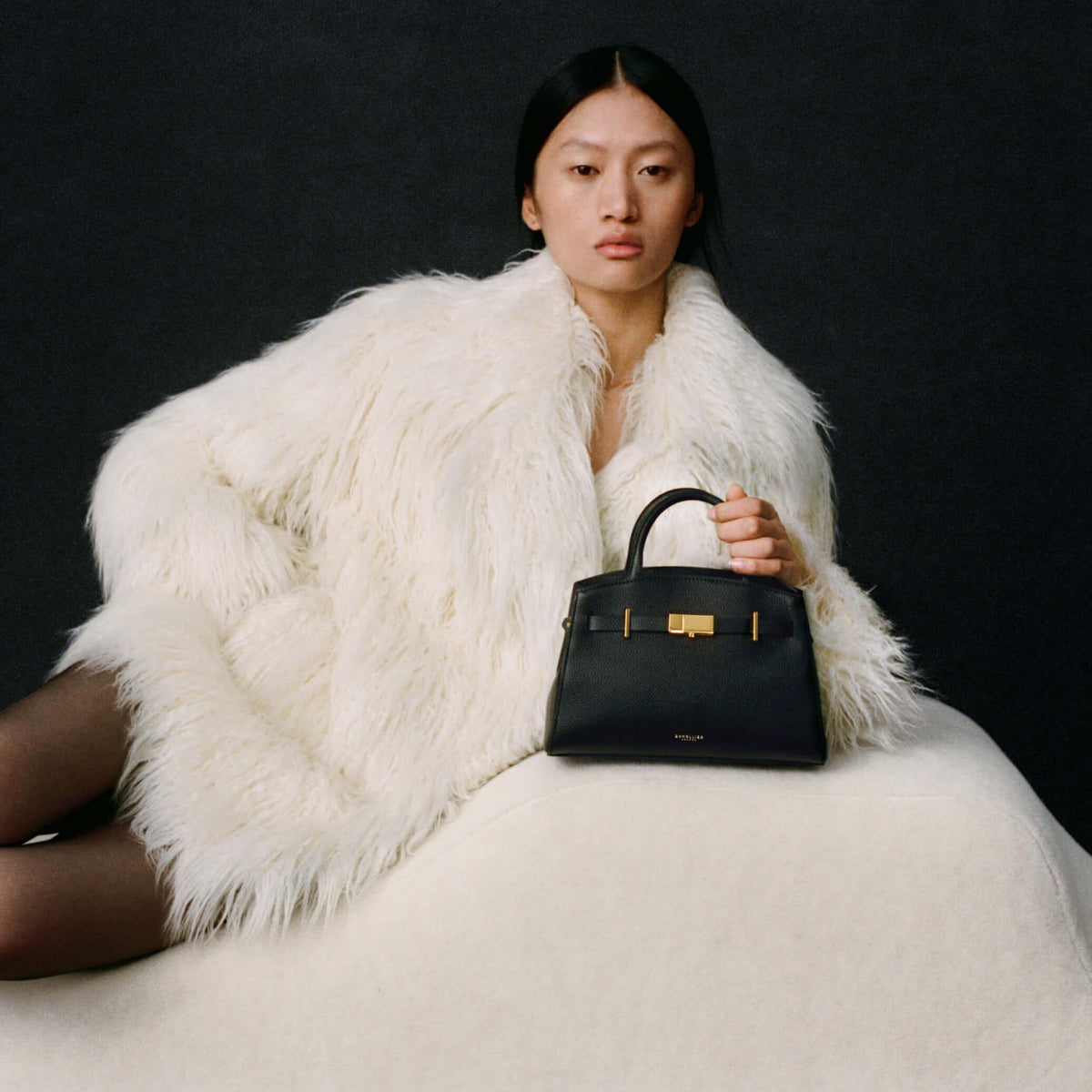 The Small Hudson - black small grain -