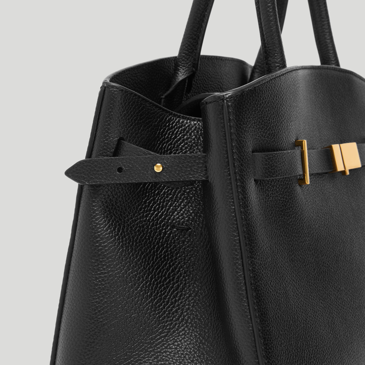 The Midi Hudson - black small grain -