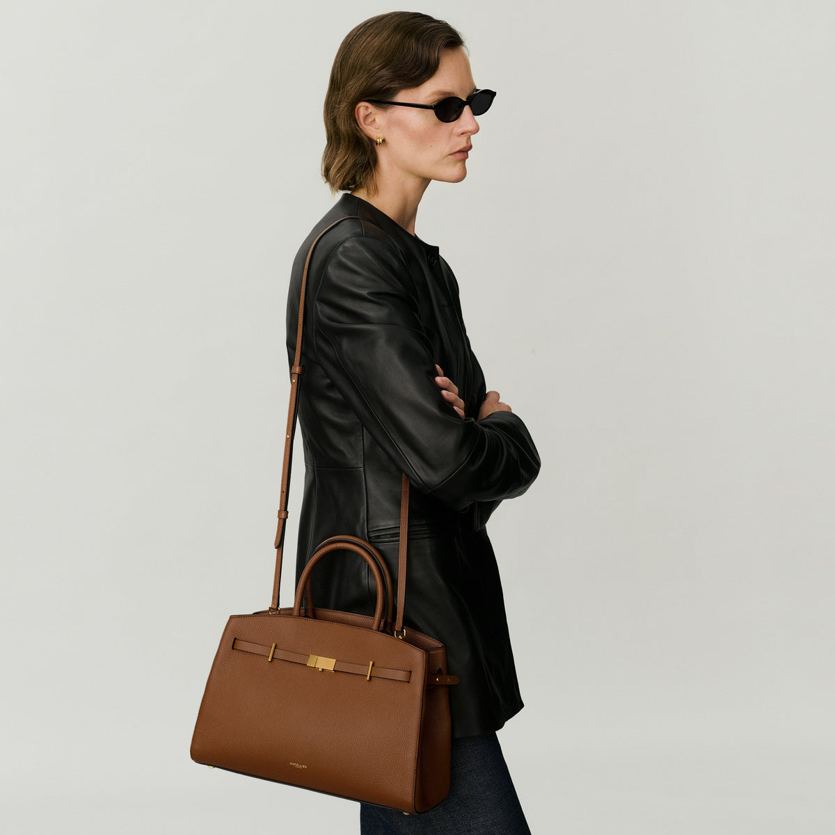The Midi Hudson - tan small grain -