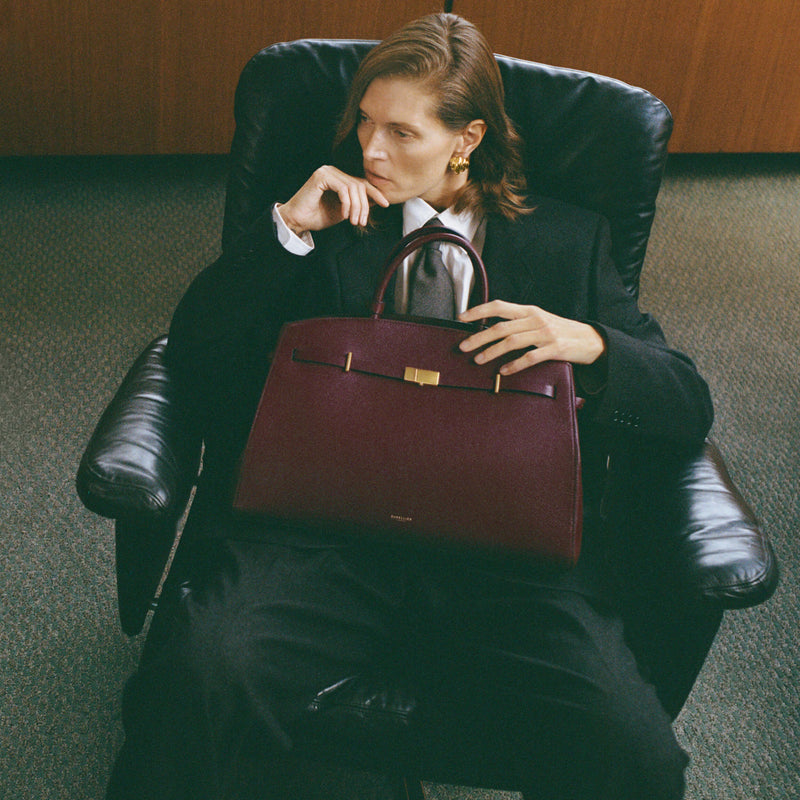 The Hudson - burgundy small grain -